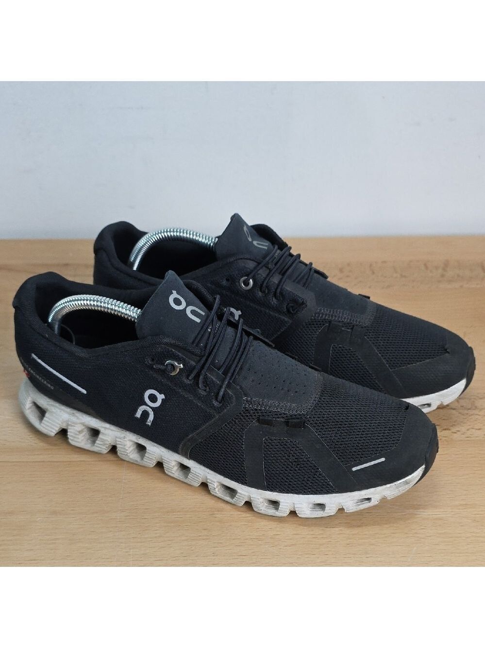 Black and White On Cloud Size 10 Used SKU 1937